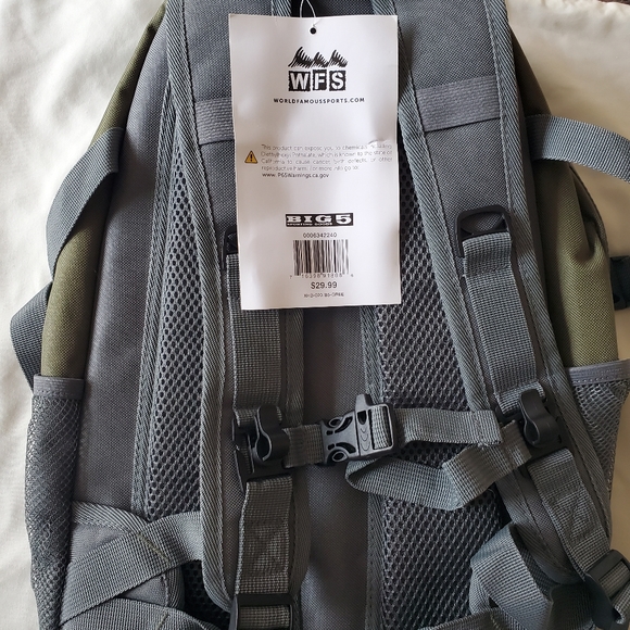 Desert Springs Hydration Backpack w/ 2L Water Bladder - Picture 7 of 8